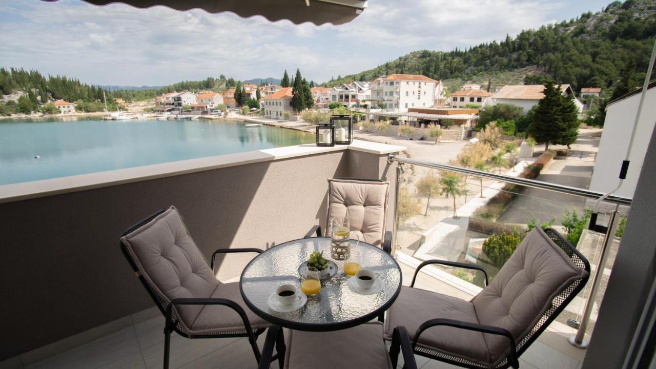 Apartment Antun - Adriatic Coast Retreat بلاتشي المظهر الخارجي الصورة