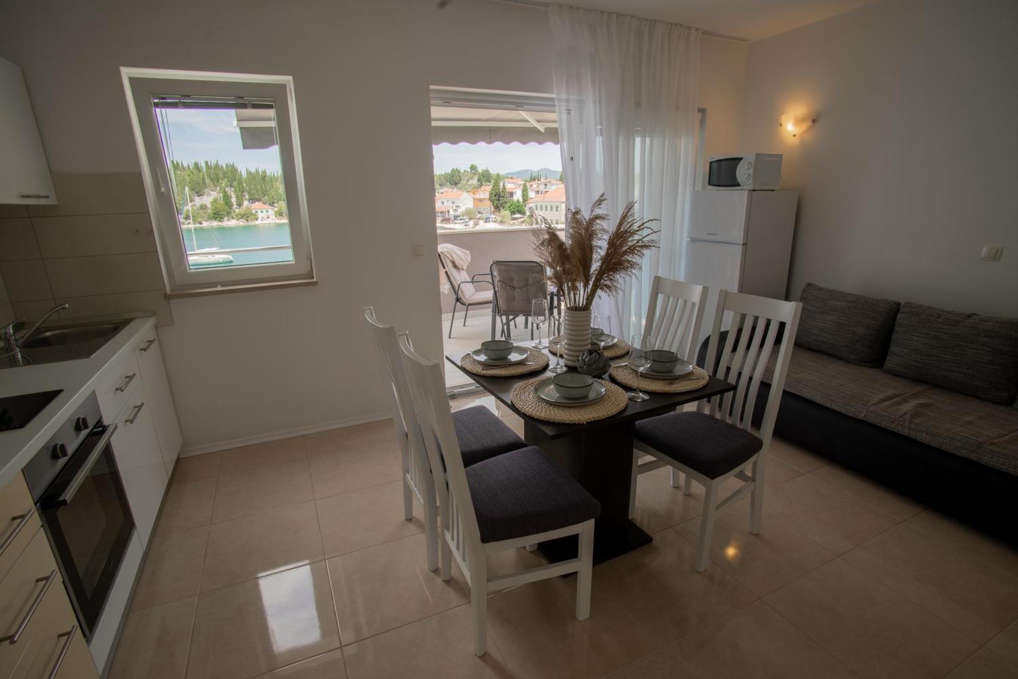 Apartment Antun - Adriatic Coast Retreat بلاتشي الغرفة الصورة