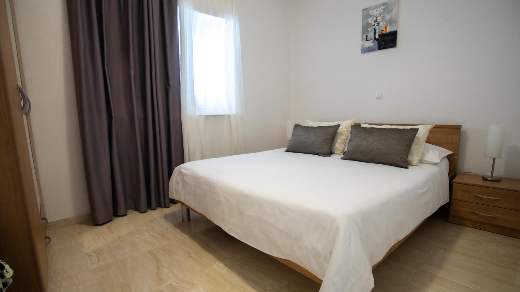 Apartment Antun - Adriatic Coast Retreat بلاتشي الغرفة الصورة