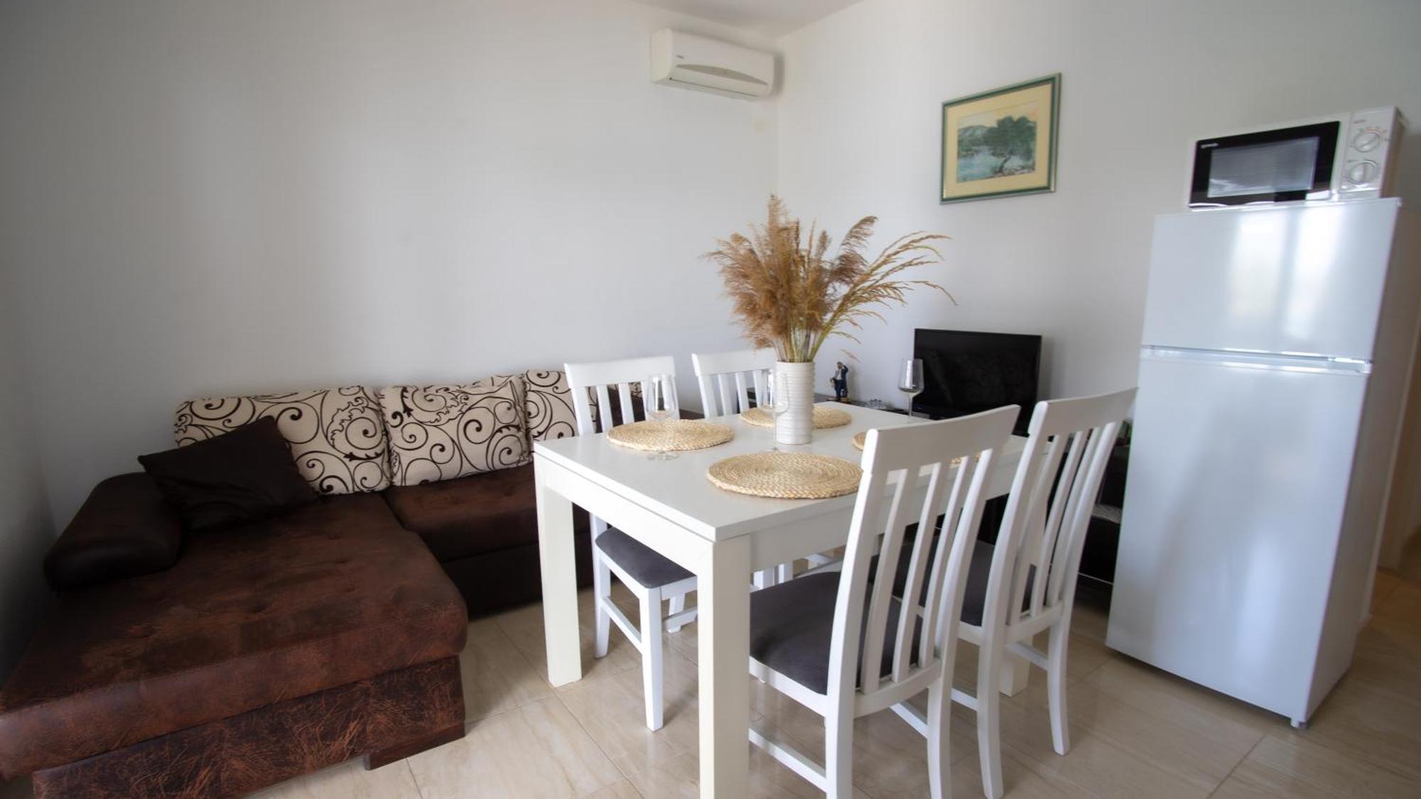 Apartment Antun - Adriatic Coast Retreat بلاتشي الغرفة الصورة