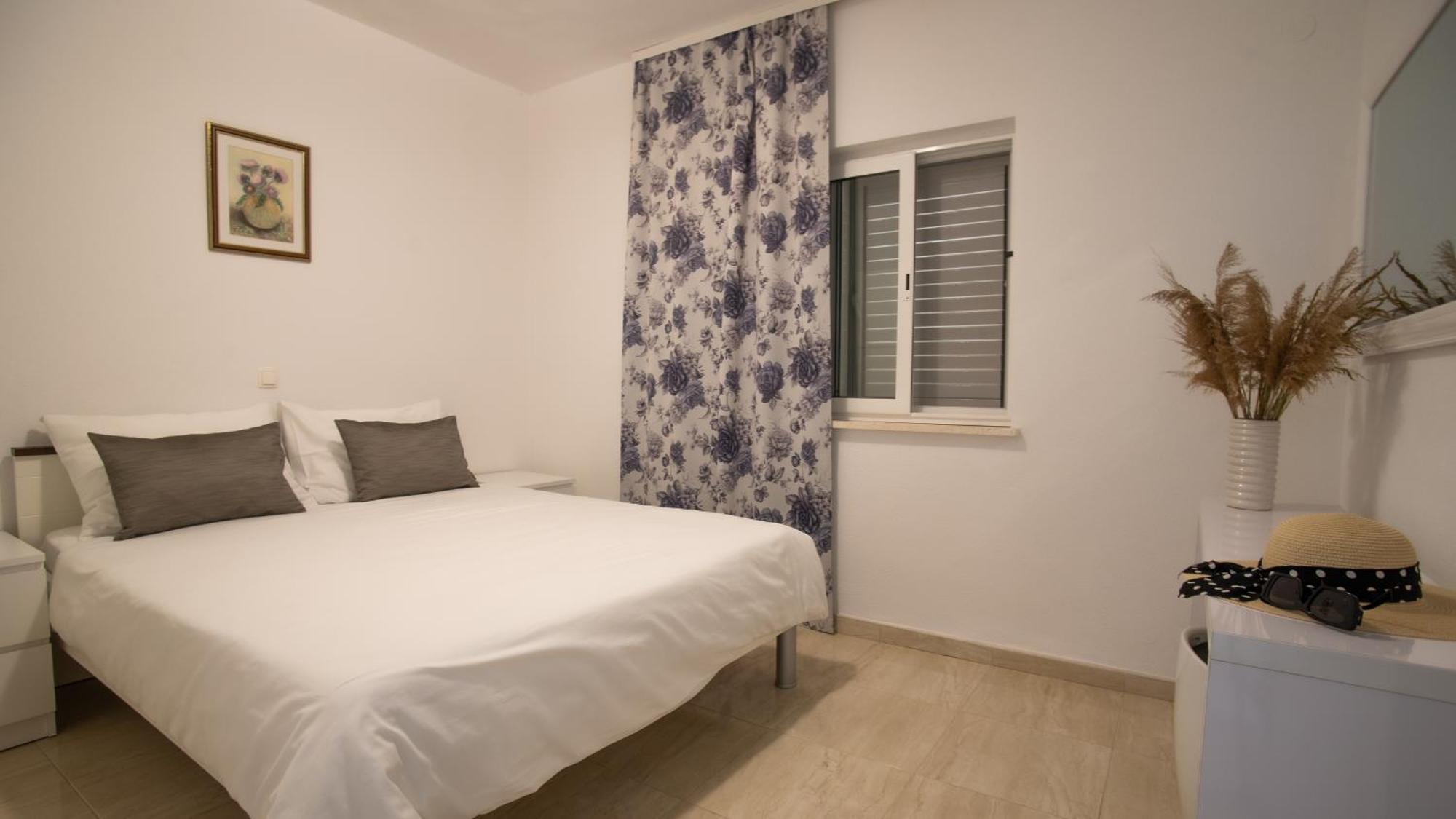 Apartment Antun - Adriatic Coast Retreat بلاتشي الغرفة الصورة