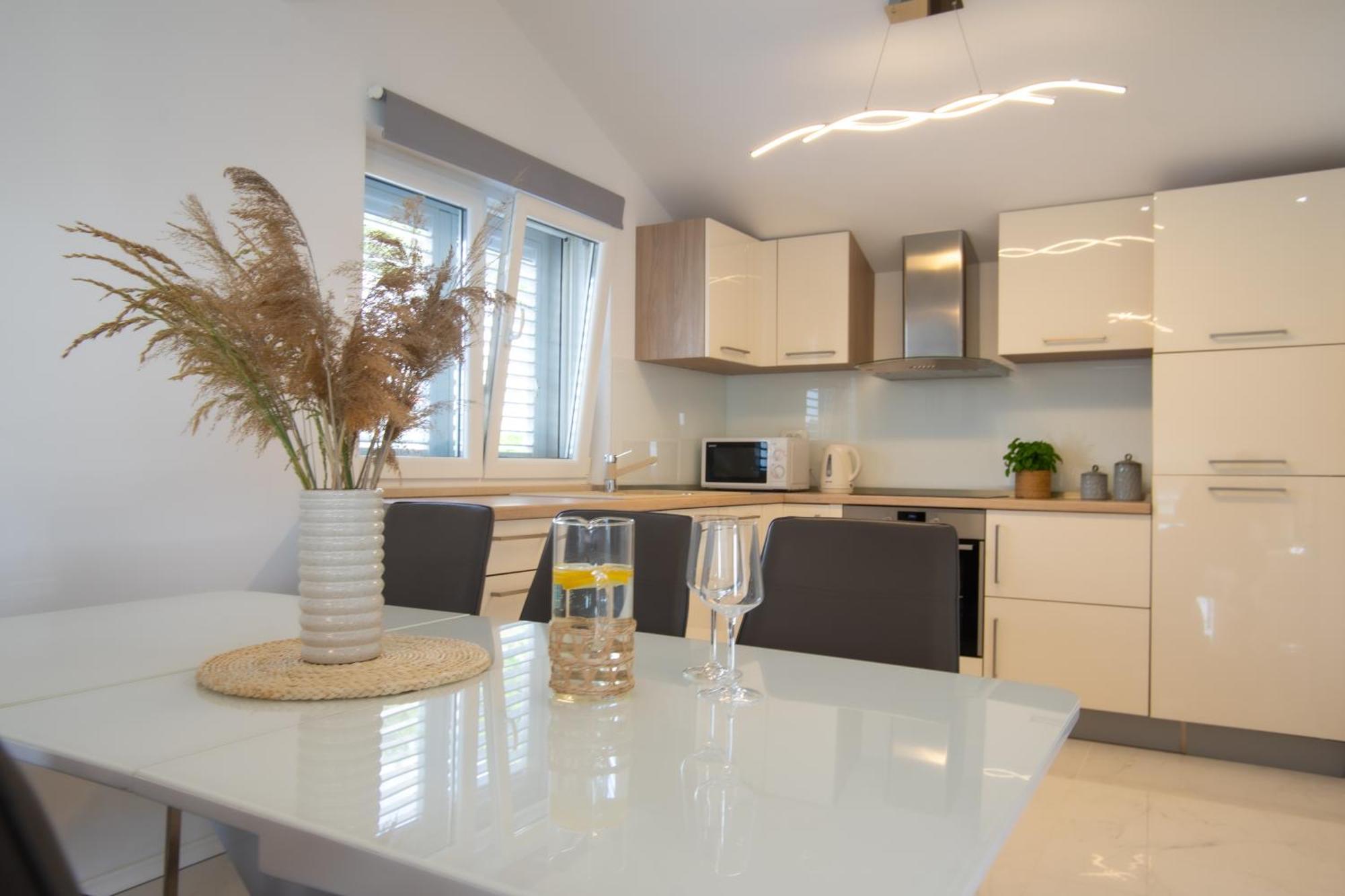 Apartment Antun - Adriatic Coast Retreat بلاتشي الغرفة الصورة