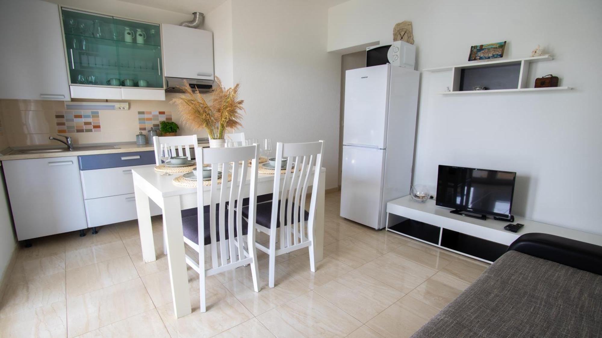 Apartment Antun - Adriatic Coast Retreat بلاتشي الغرفة الصورة